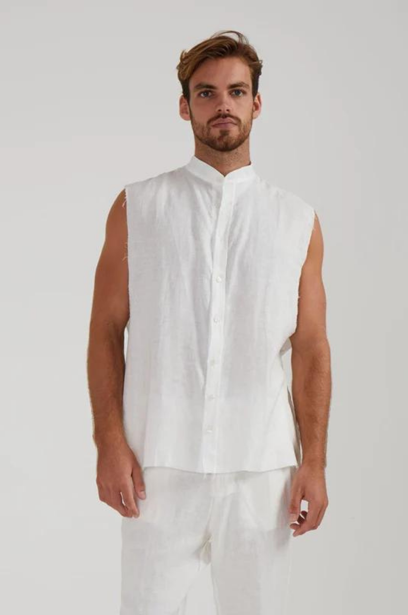 GUNS SLEEVELESS LINEN SHIRT IN WHITE