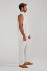 GUNS SLEEVELESS LINEN SHIRT IN WHITE